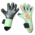 Professional Goalkeeper Gloves - Image 4